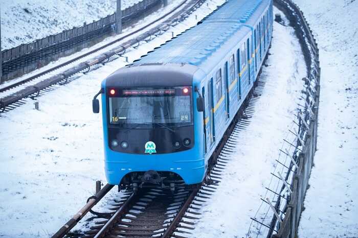 Київське метро витратить 1,2 мільйона гривень на двірники для лобового скла