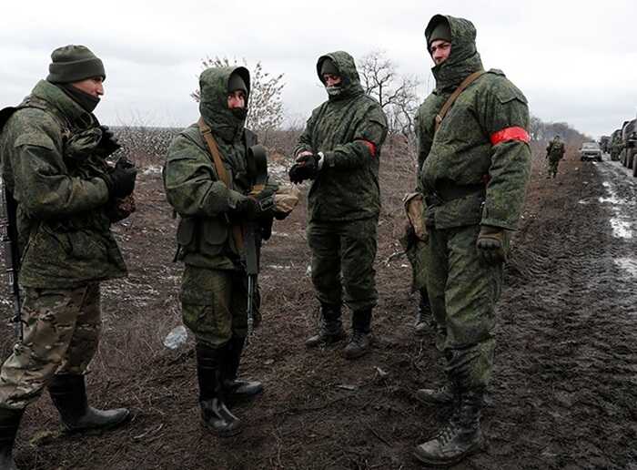 У мережі з’явилось відео, на якому російський командир віддає наказ розстріляли полонених українських військових