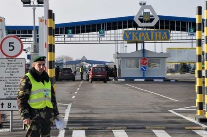 Схемні «буси»: Львівська митниця проігнорувала обов’язок повідомити БЕБ про затримання контрабанди на 10 мільйонів