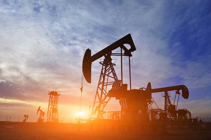 Підсанкційні танкери доставляють російську нафту до Індії — Bloomberg