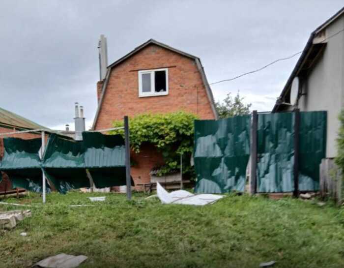 Внаслідок атаки російських дронів пошкоджені житлові будинки у Сумах