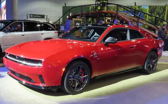 Компанія Dodge відкликає тисячі електромобілів Charger через "проблеми" з двигуном