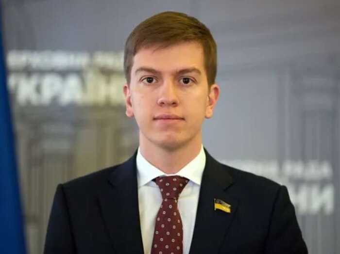 Нардеп від "Слуги Народу" Кунаєв орендує квартиру на Печерську за державні кошти