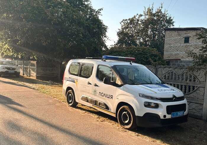 На Київщині чоловік до смерті забив матір стільцем під час сварки через гроші