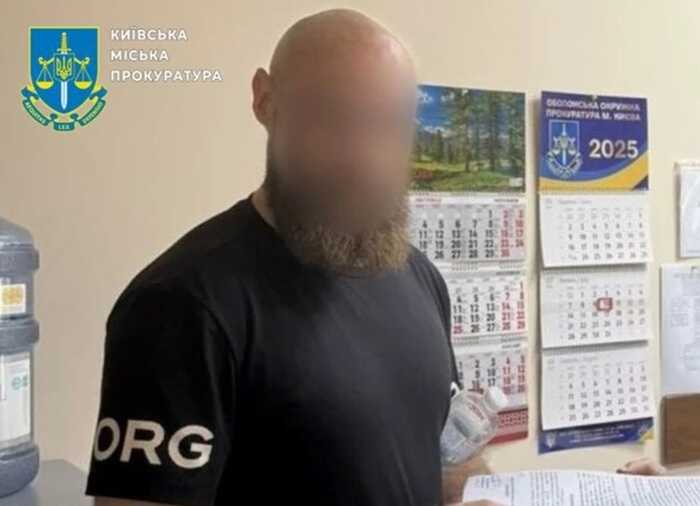 Смерть пацієнта в столичній клініці: молодому лікарю висунуто підозру