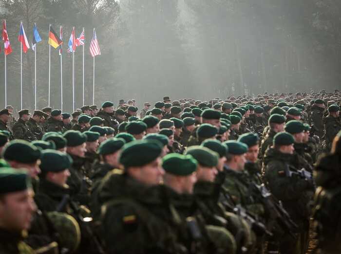 Командувач НАТО: Захід має півтора року для підготовки до глобального зіткнення з Росією та Китаєм
