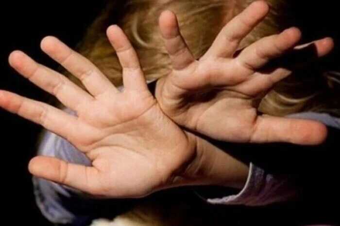 У Києві жінку та її спільника засудили за сексуальне насильство над дитиною