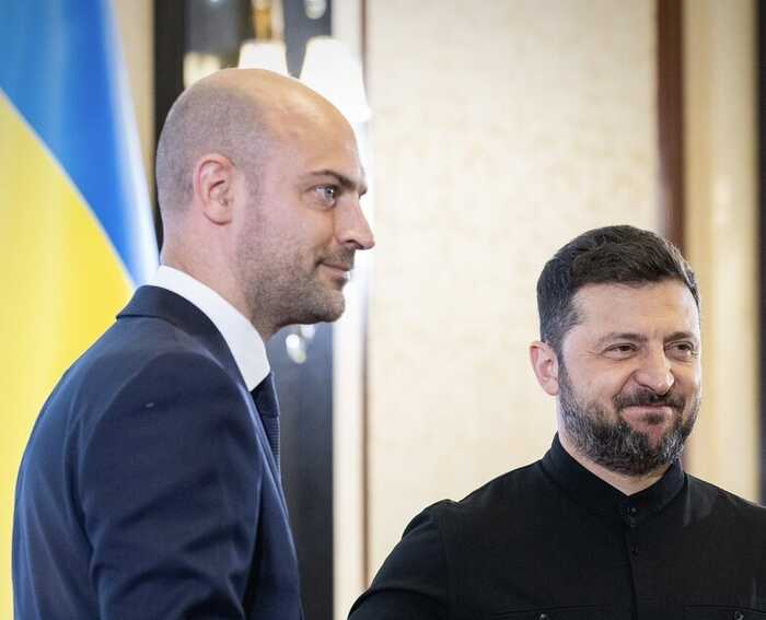 Зеленський вручив главі МЗС Франції Барро орден Ярослава Мудрого ІІІ ступеня