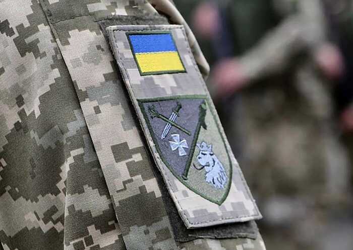 Військові ТЦК влаштували силову мобілізацію хлопцю на дитячому майданчику: за нього вступилися місцеві