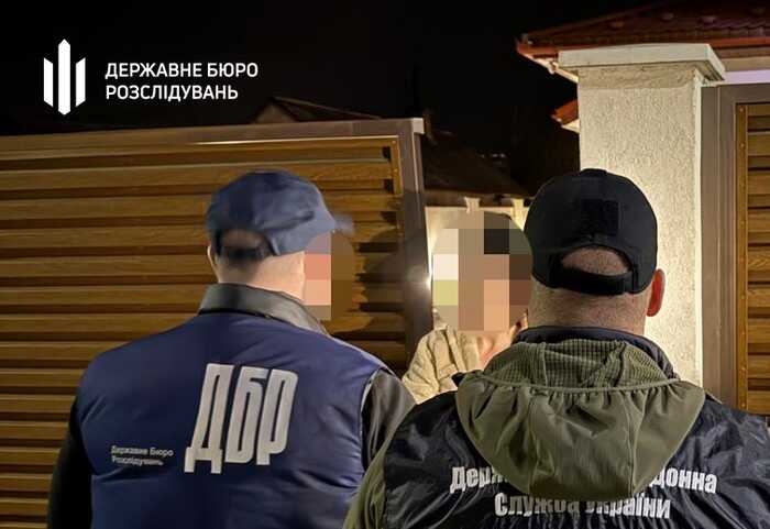 На Закарпатті судитимуть інспекторів митниці, які за хабар планували переправити чоловіка до Угорщини