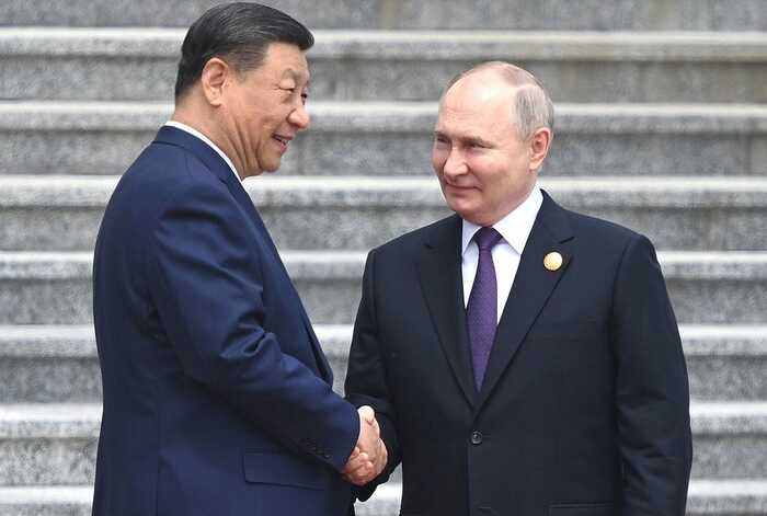 Путін поговорив із Сі Цзіньпіном напередодні ймовірної зустрічі з Трампом