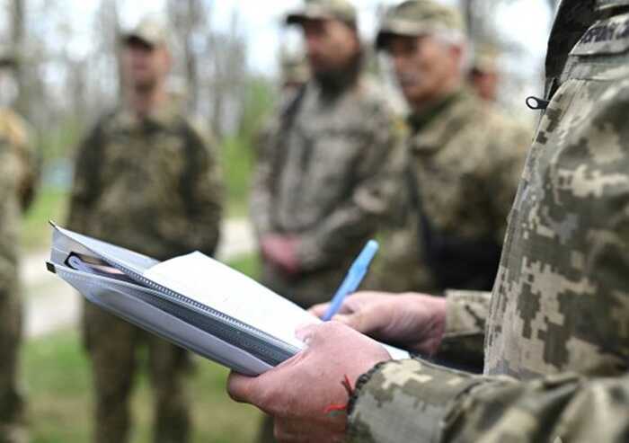 У Дніпрі працівників ТЦК підозрюють у побитті військового