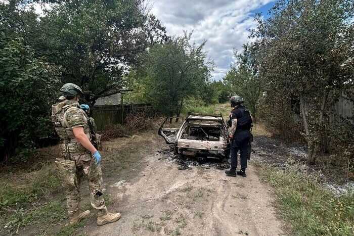 У Святогірську авто поліцейських потрапило під обстріл РФ, є загиблі