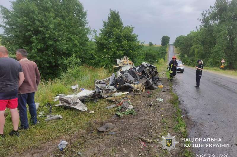 Від авто залишилася купа брухту. У ДТП на Тернопільщині загинули четверо людей фото 2 qzuiddqiquxihkzrz